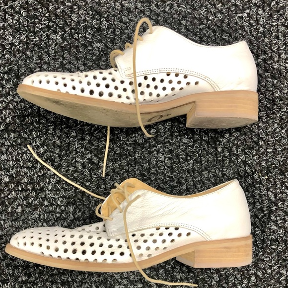 Gabriella white perforated leather lace up oxfords - Picture 2 of 8